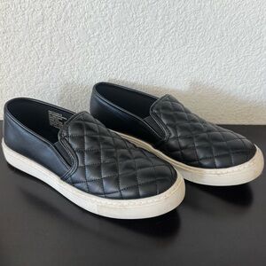 Time & Tru Memory Foam Black Quilted Slip-On Shoes